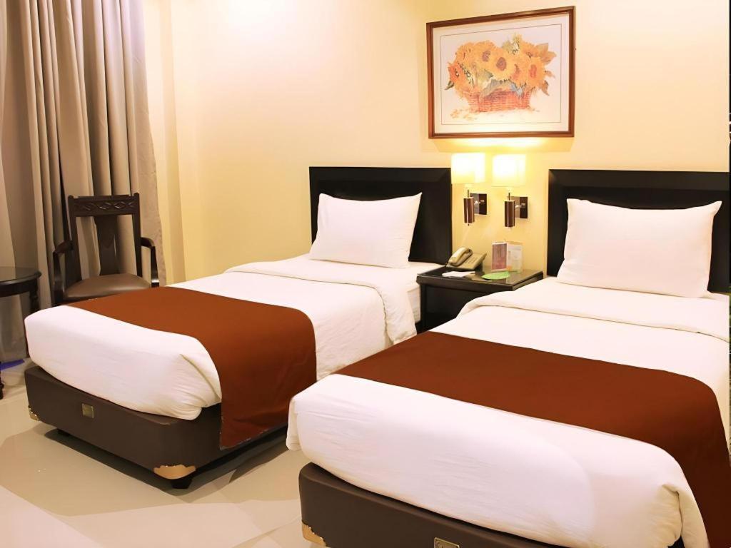 Narita Classic Hotel Surabaja Zewnętrze zdjęcie