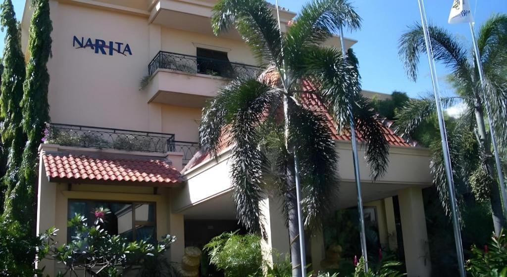 Narita Classic Hotel Surabaja Zewnętrze zdjęcie
