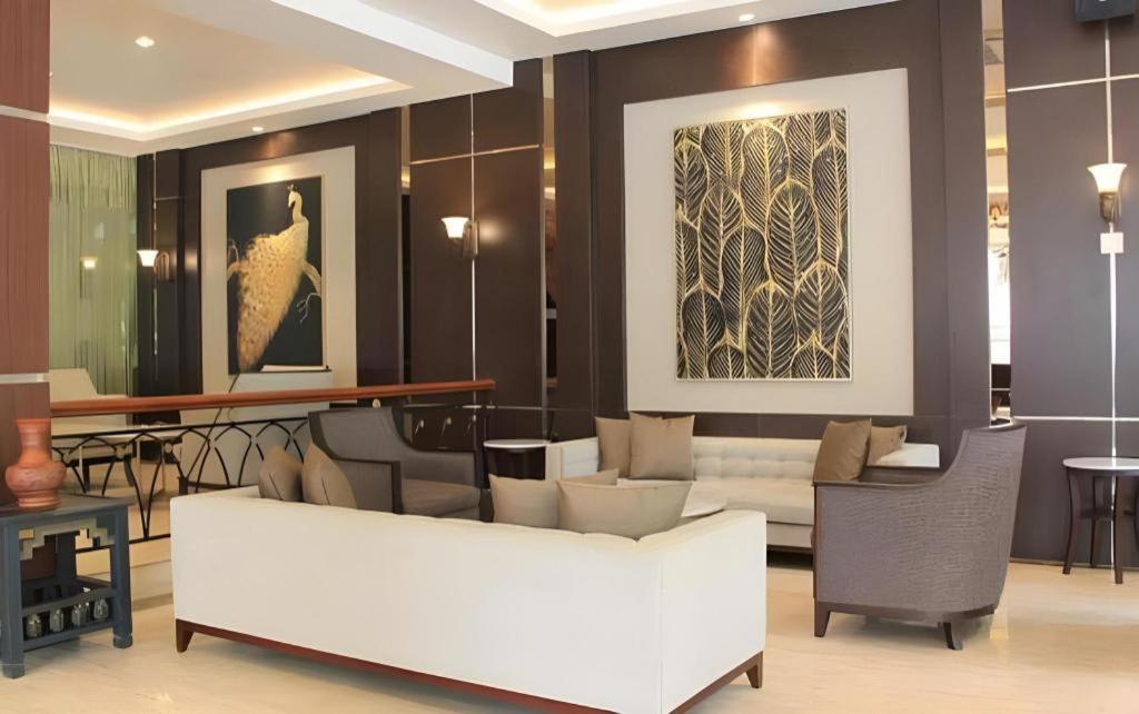 Narita Classic Hotel Surabaja Zewnętrze zdjęcie